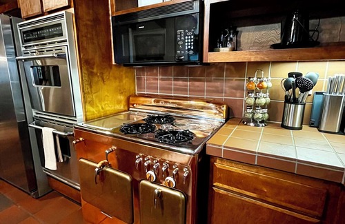 Temecula Cabina | The Black Mountain Cabin/Welcoming Temecula. Pet Friendly! Nature + Wine