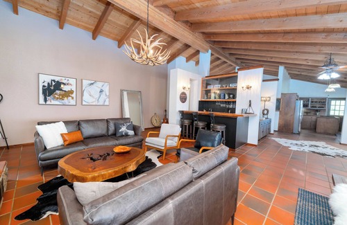 Temecula Cabina | The Black Mountain Cabin/Welcoming Temecula. Pet Friendly! Nature + Wine
