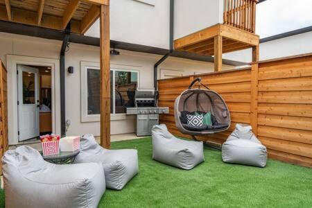 Highland Lake Estates Casa | The Black Sands I Outdoor Theatre I Game Room I TV