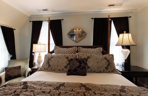 Historic Montford Cama Y Desayuno | The Black Walnut B & B Inn