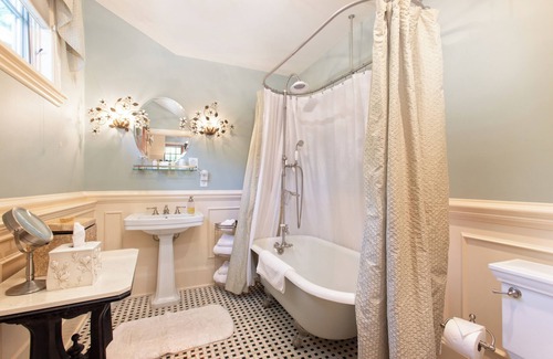 Historic Montford Cama Y Desayuno | The Black Walnut B & B Inn