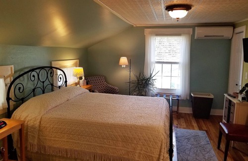 Watkins Glen Cama Y Desayuno | The Blackberry Inn Bed & Breakfast