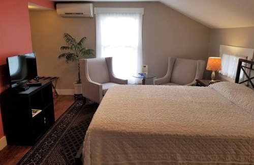 Watkins Glen Cama Y Desayuno | The Blackberry Inn Bed & Breakfast