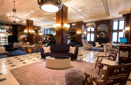 The Loop Hotel | The Blackstone, Autograph Collection