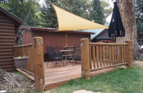 Lake City Cabina | The Blanketflower Cabin with Mountain Views
