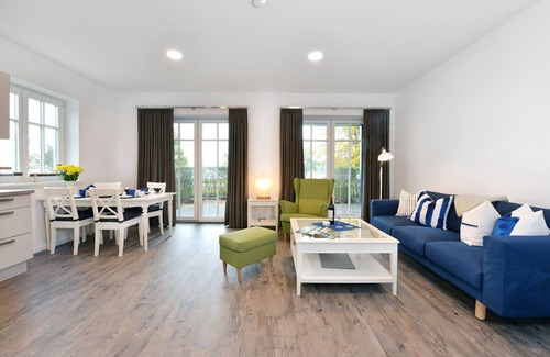 Ralswiek Apartamento | The Blaues Haus 1 vacation apartment in Ralswiek offers an ideal retreat for