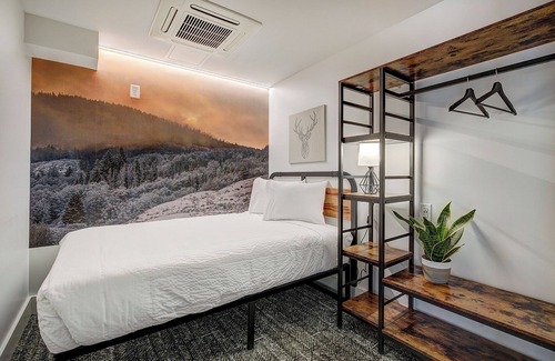 Silverthorne Hotel | The Block Hotel & Commons