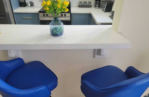 Beverly Hills Apartamento | The Blooming Blaze W/ Pool