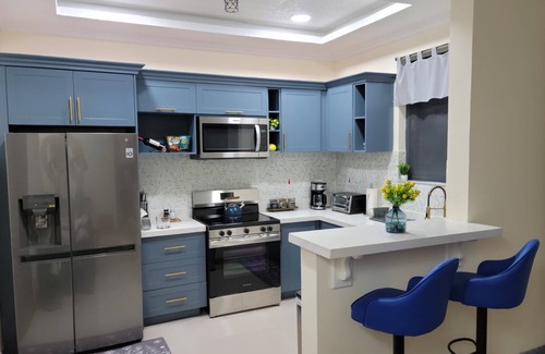 Beverly Hills Apartamento | The Blooming Blaze W/ Pool