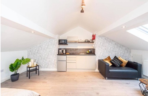 Liverpool Hotel | The Blossoms Liverpool City - Modern Studios and Apartments near Anfield