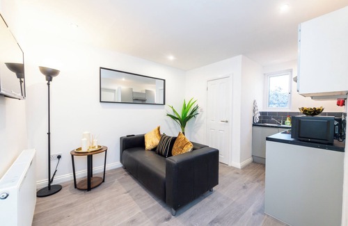 Liverpool Hotel | The Blossoms Liverpool City - Modern Studios and Apartments near Anfield