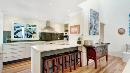 Hawks Nest Casa | The Blue Beach House