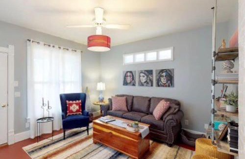 Montrose Casa | The Blue Bungalow
