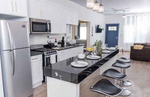 Puerto Cortes Casa | The Blue Coral 2-Luxury house 2mins from the beach