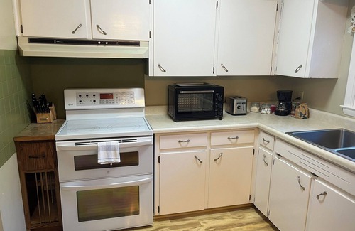 Pleasanton Casa | The Blue House, a comfy and welcoming home for family and friends