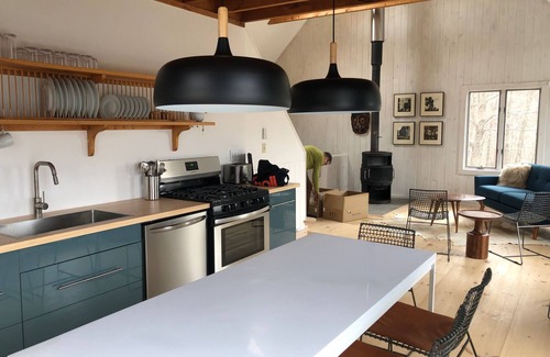Pine Plains Casa | The Blue House - St. Peter Hill Summit