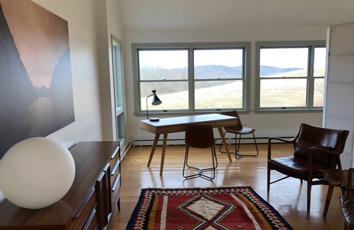 Pine Plains Casa | The Blue House - St. Peter Hill Summit