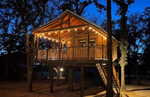 Elm Mott Otro | The Blue Jay Treehouse 15MIN to Magnolia Baylor