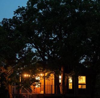 Elm Mott Otro | The Blue Jay Treehouse 15MIN to Magnolia Baylor