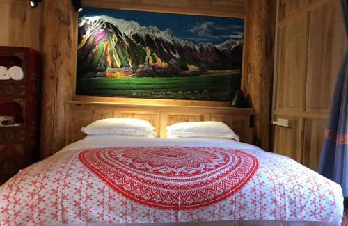 Shangri-La Casa | The blue mountains on the moon