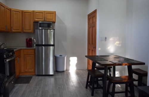 Gambier Apartamento | The Blue Oasis 242 - A beautiful, private, clean escape!