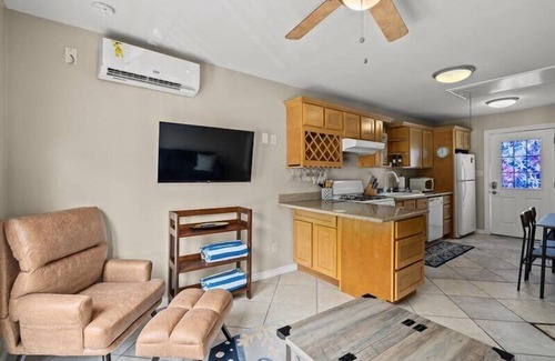 San Jacinto Condominio | The Blue Palms Escape