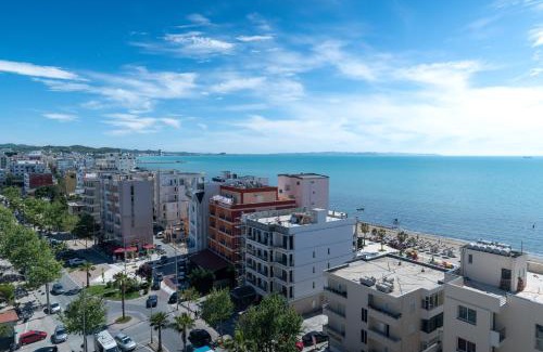 Shkembi i Kavajes Apartamento | The Blue Pearl Apartment