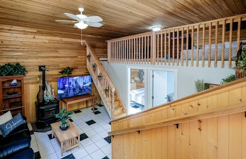 Belfair Casa | The Blue Pelican: 2-BR Views of Hood Canal
