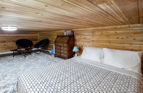 Belfair Casa | The Blue Pelican: 2-BR Views of Hood Canal