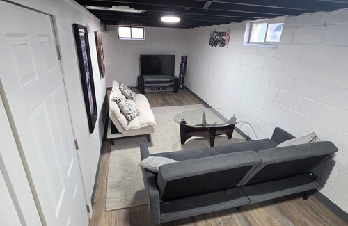 Des Moines Condominio | The Blue Ribbon Duplex