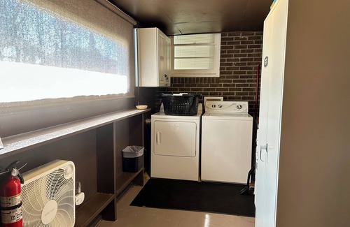 Tigerville Casa | The Blue Ridge Bungalow - 15 min from Greer