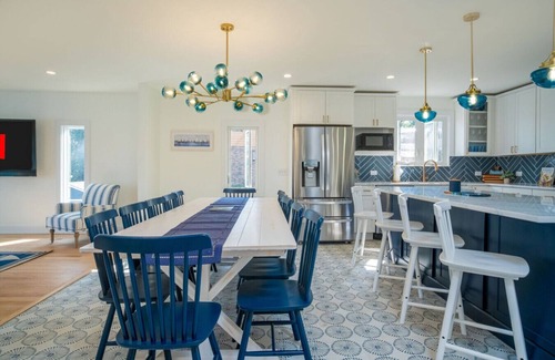 Fox Lake Apartamento | The “Blue Sapphire” 3BR/3BA Luxury Lakefront Home on Mineola Bay | Stunning Views on Chain O Lakes