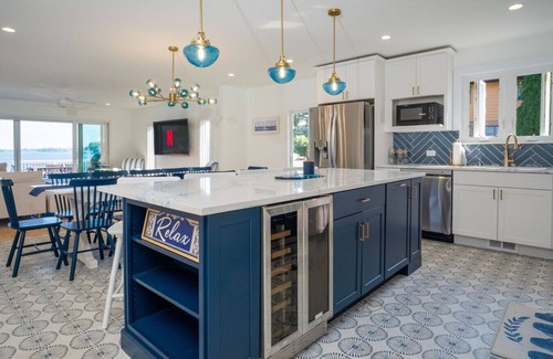 Fox Lake Apartamento | The “Blue Sapphire” 3BR/3BA Luxury Lakefront Home on Mineola Bay | Stunning Views on Chain O Lakes