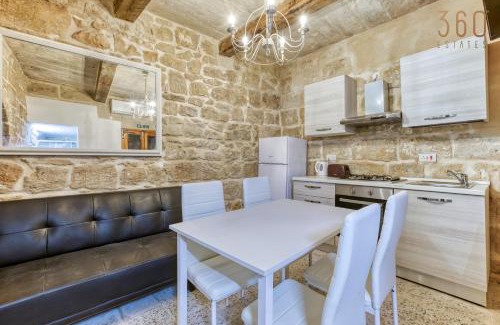 Ħal Bisbut Apartamento | The Blue Village Suites by 360 Estates
