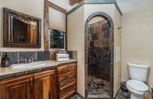 Alton Casa | The Bluebell Tiny Cabin at The Wildflower Near Zion and Bryce