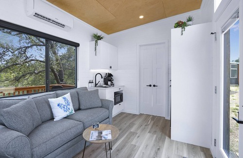 Dripping Springs Cabaña | The Bluebonnet at Harrod's Hill Country Hideaway