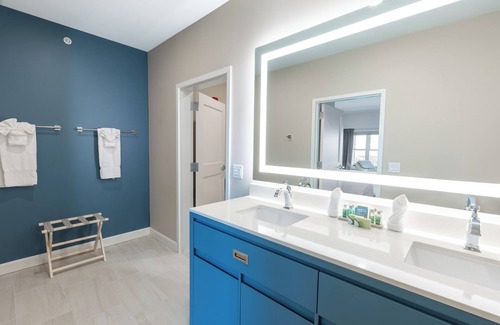 Bar Harbor Hotel | The Bluenose Inn
