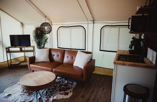 Cadiz Alquiler De RV | The Bluff, Luxury Safari Tent