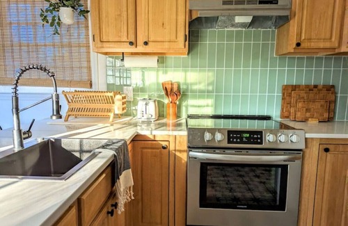 Wade Hampton Casa | The Bo-Home · Bohemian Tiny Home - Walk to Starbucks!