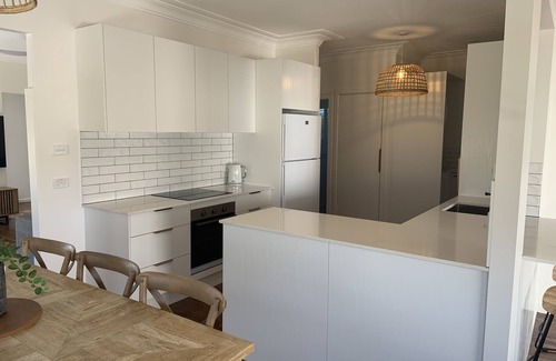 Port Macquarie Casa | The Boat & Crew - 4 bedroom close CBD and Beach