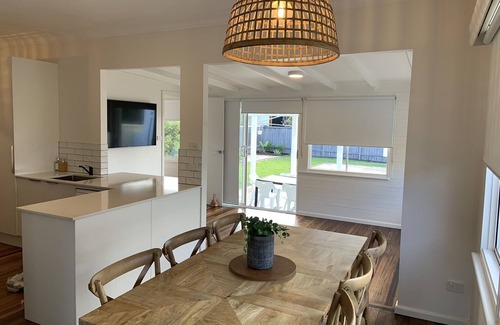 Port Macquarie Casa | The Boat & Crew - 4 bedroom close CBD and Beach