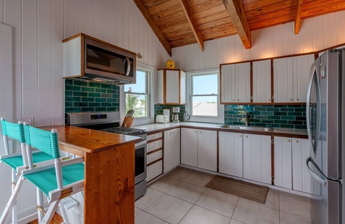Hope Town Cabaña | The Boat House-a beautiful cottage in the Heart of Hope Town!