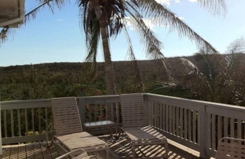 Governor's Harbour Casa | The Boat House by Eleuthera Vacation Rentals