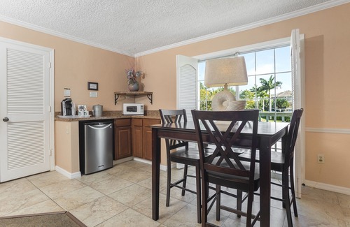 Marco Island Hotel | The Boat House