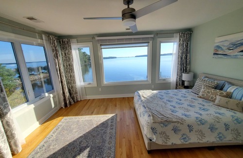 Chapin Casa | The Boat House vacation home on Lake Murray w/ private beach, dock & boat ramp