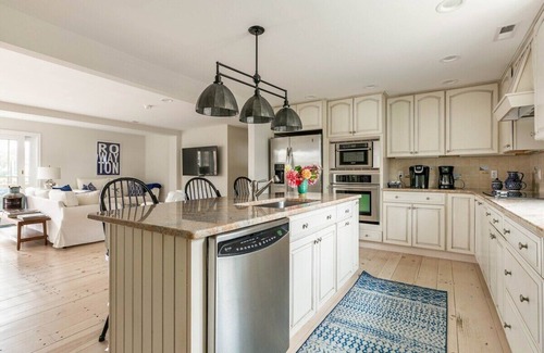 Rowayton Casa | The Boathouse on Five Mile River