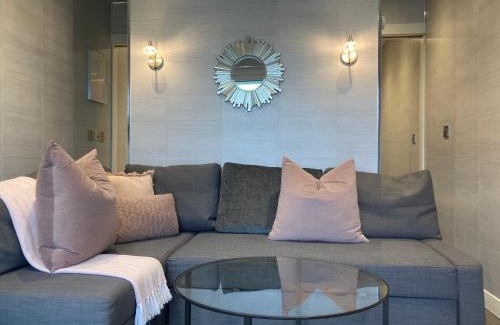 Enniskillen Casa | The Boatyard Glamping Lodges-Birchwood Lodge