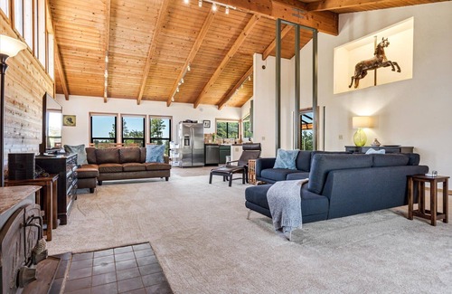 Salmon Creek Casa | The Bodega House-Enchanting Coastal Charmer!Beach & Pastures! WiFi/Yard Games