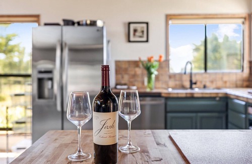 Salmon Creek Casa | The Bodega House-Enchanting Coastal Charmer!Beach & Pastures! WiFi/Yard Games