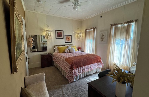 Buffalo Hotel | The Boho Buffalo Inn